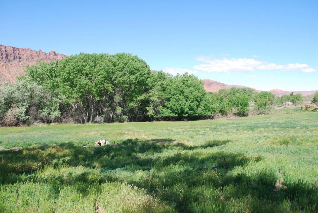 Red Moon Lodge Moab Bagian luar foto