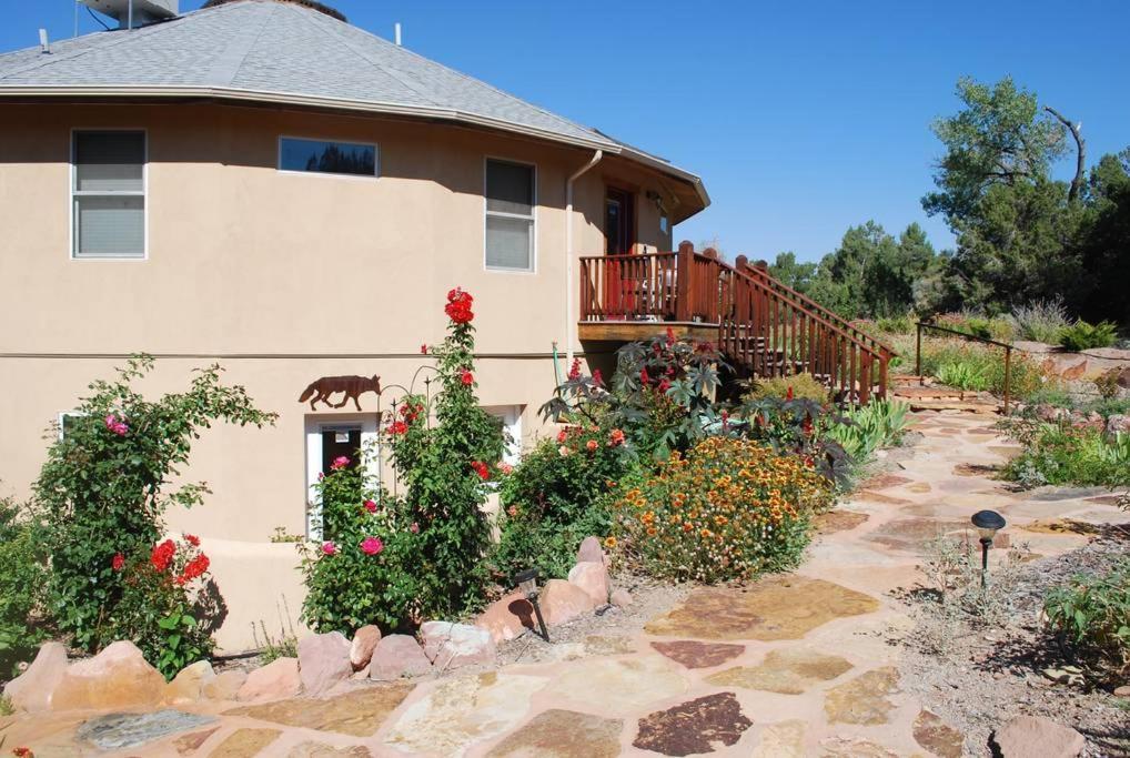 Red Moon Lodge Moab Bagian luar foto