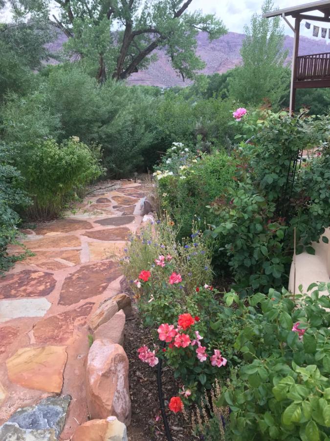 Red Moon Lodge Moab Bagian luar foto