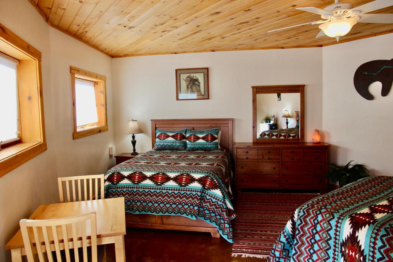 Red Moon Lodge Moab Bagian luar foto