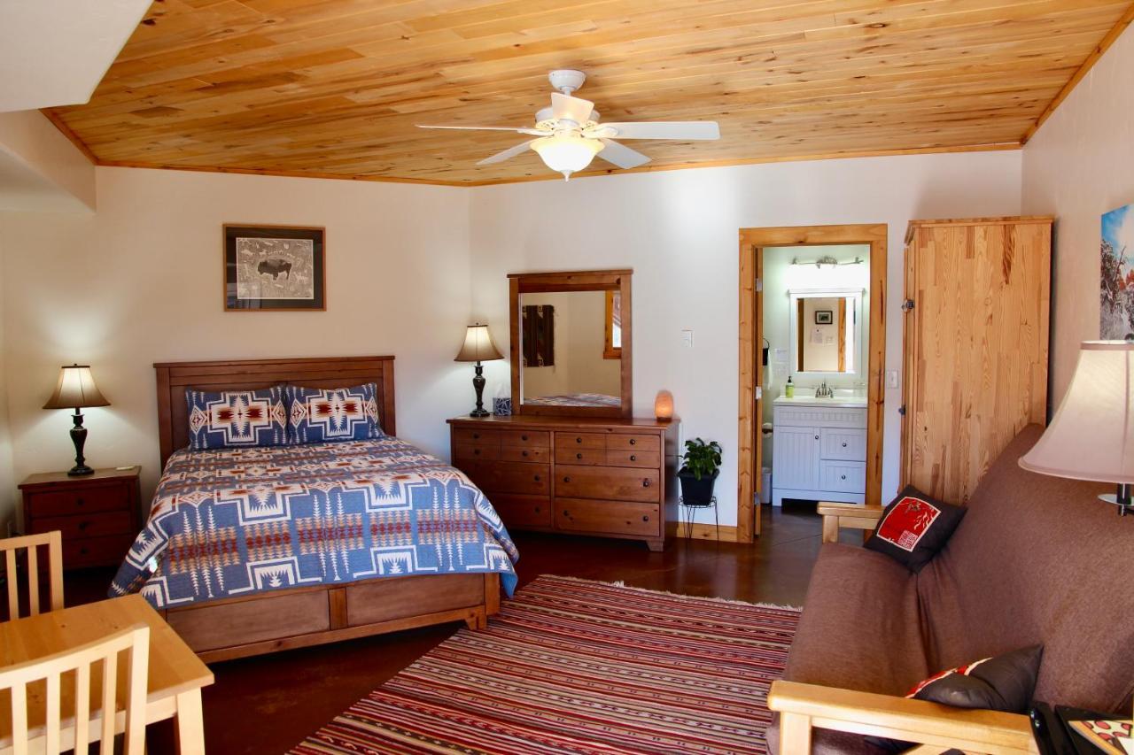 Red Moon Lodge Moab Bagian luar foto