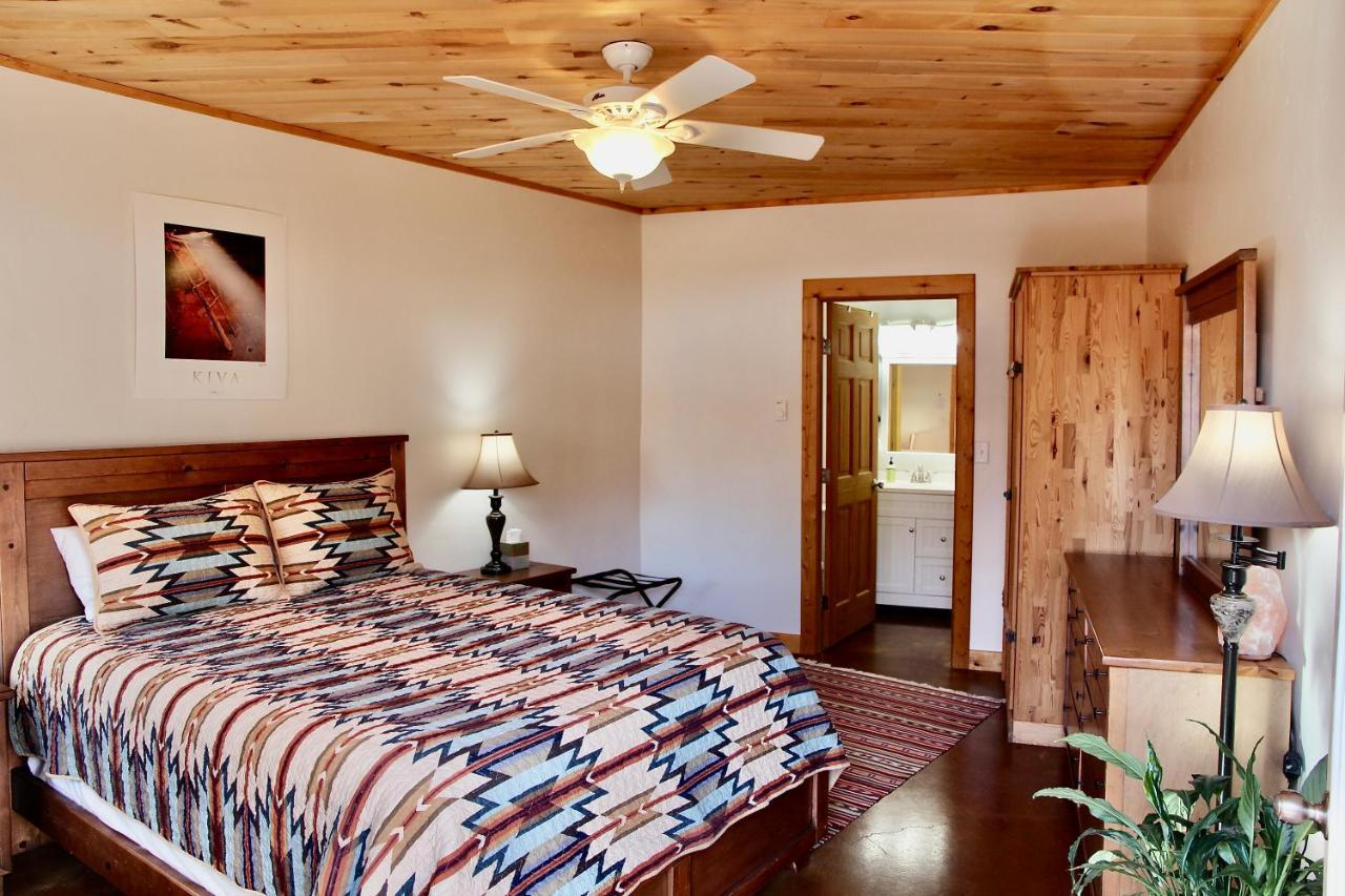 Red Moon Lodge Moab Bagian luar foto