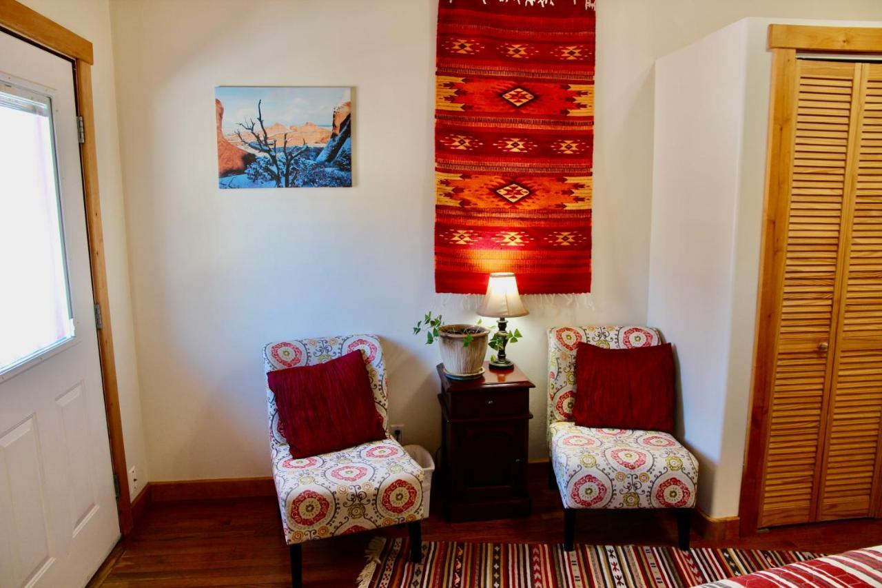 Red Moon Lodge Moab Bagian luar foto