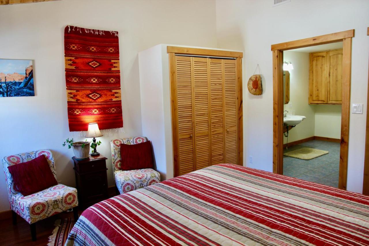Red Moon Lodge Moab Bagian luar foto