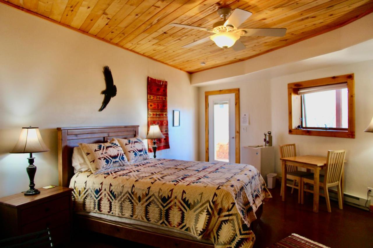 Red Moon Lodge Moab Bagian luar foto
