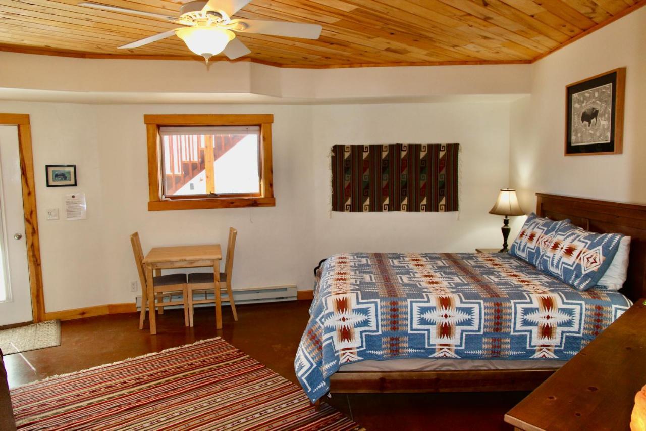 Red Moon Lodge Moab Bagian luar foto
